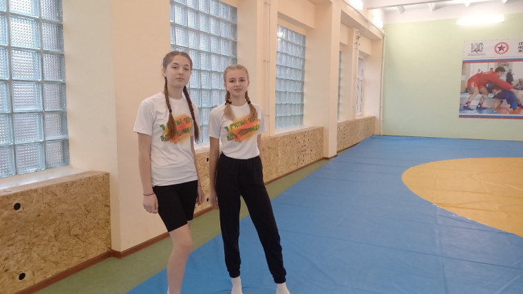 "Гимнастическая тропинка" среди девушек.